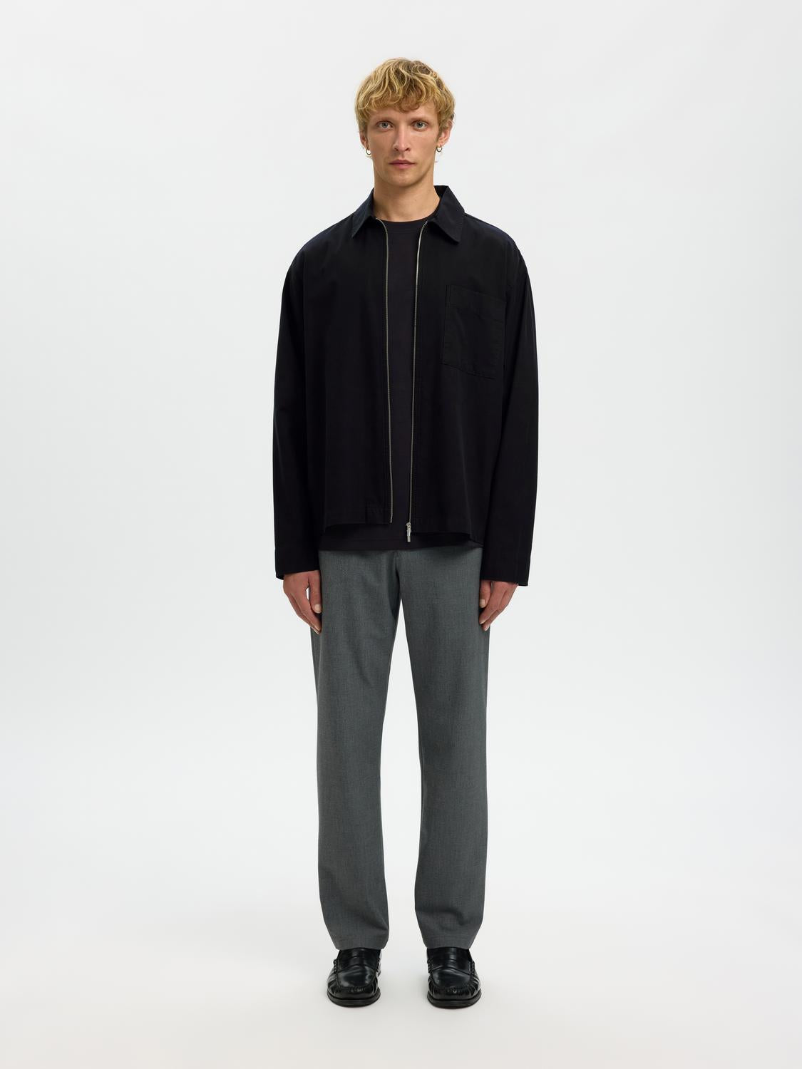 model_shot-front_full